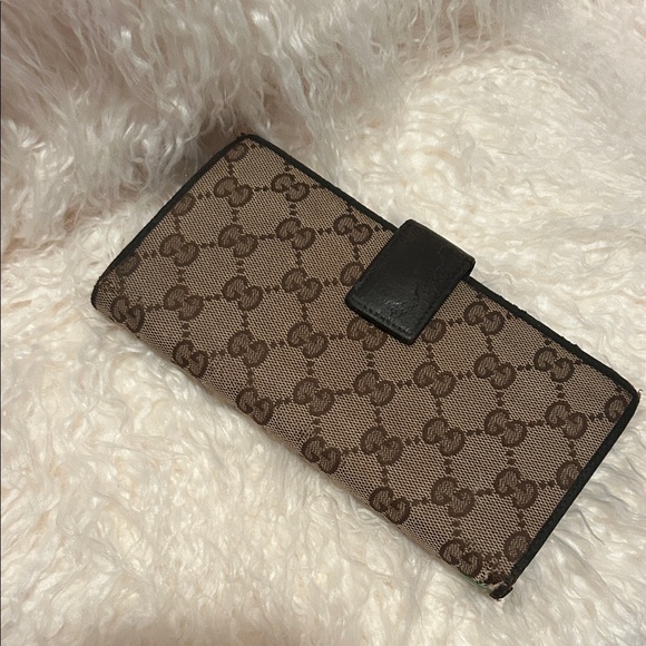 Gucci Beige and Brown Monogram Wallet - Picture 3 of 11